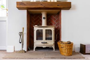 Log Burner- click for photo gallery